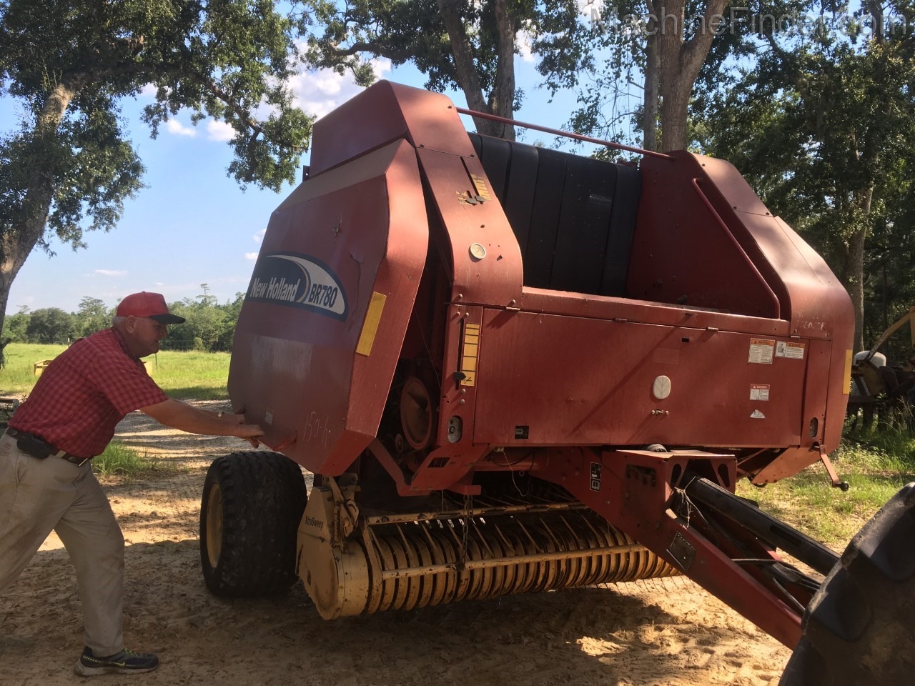 2005 New Holland BR780 Image 5