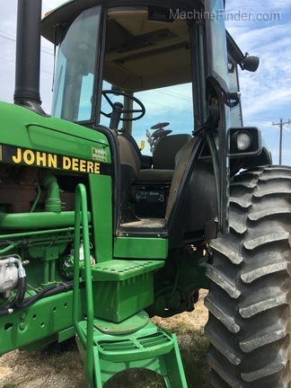 1991 John Deere 4455 Image 11