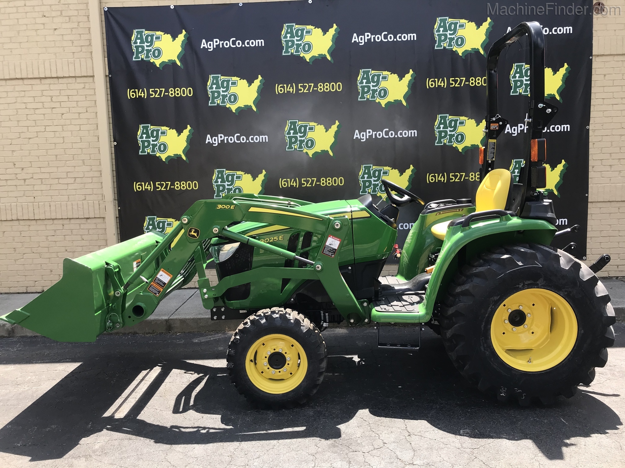 2020 John Deere 3025E Image 3