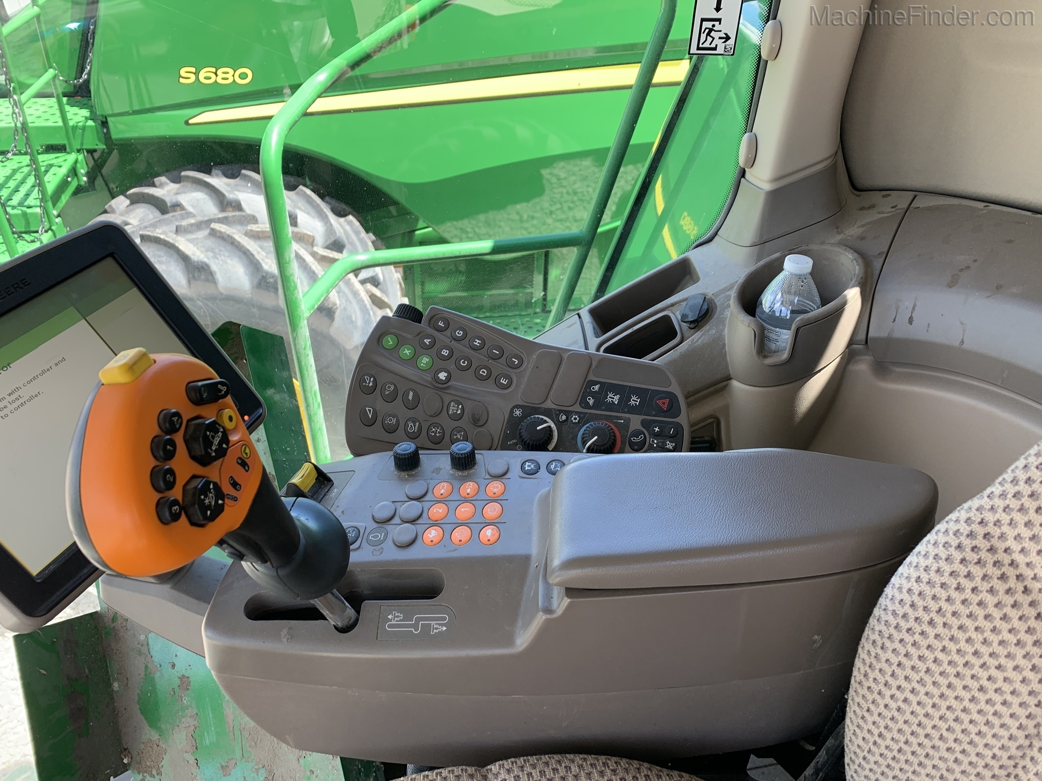 2015 John Deere S680 Image 3