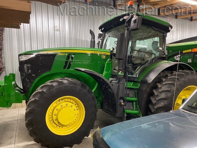 2016 John Deere 7250R Image 2