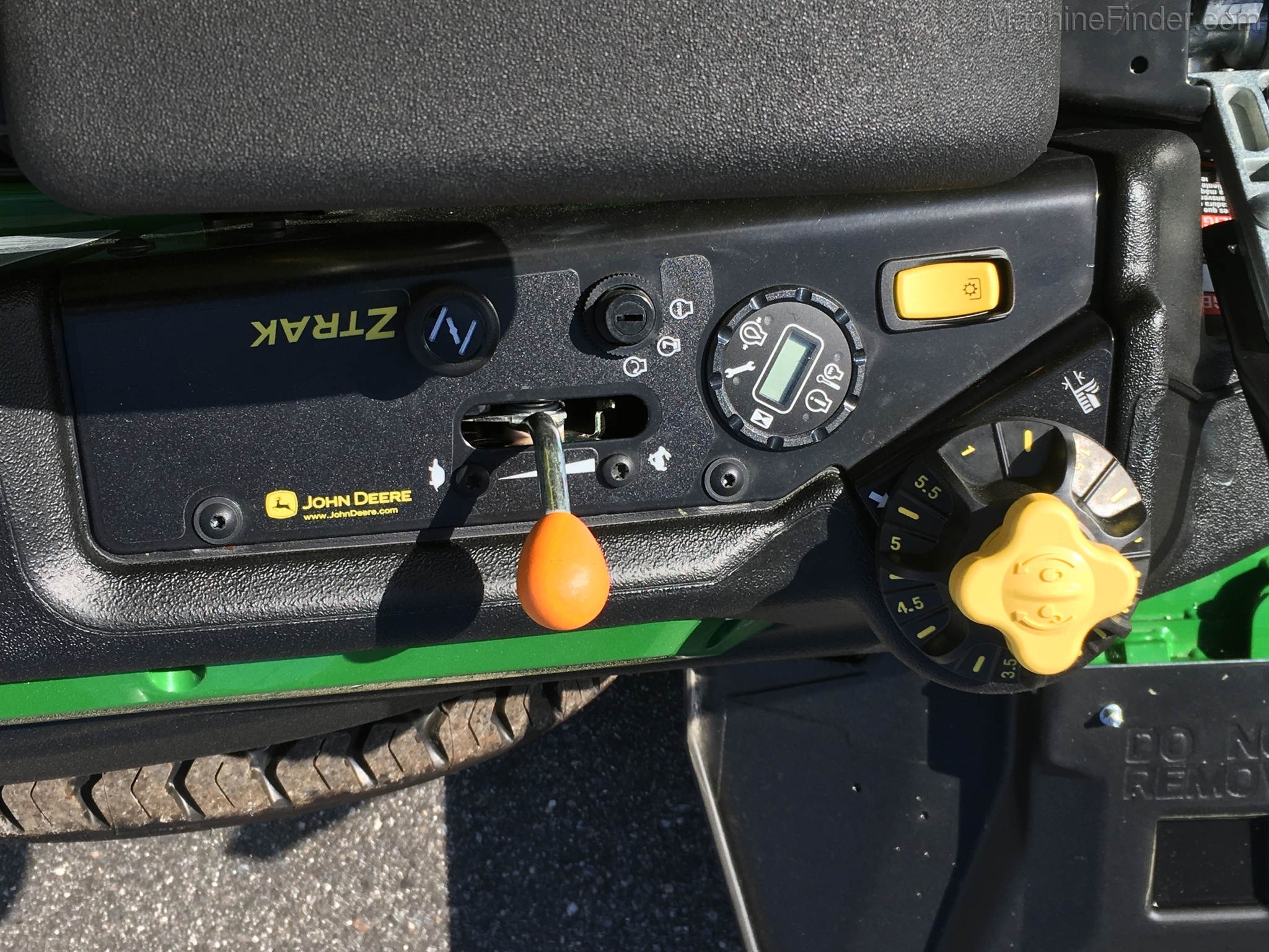 2020 John Deere Z930M Image 6