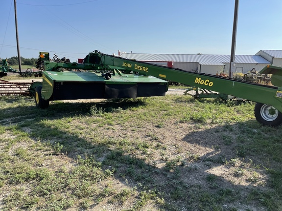 2011 John Deere 946 Image 4