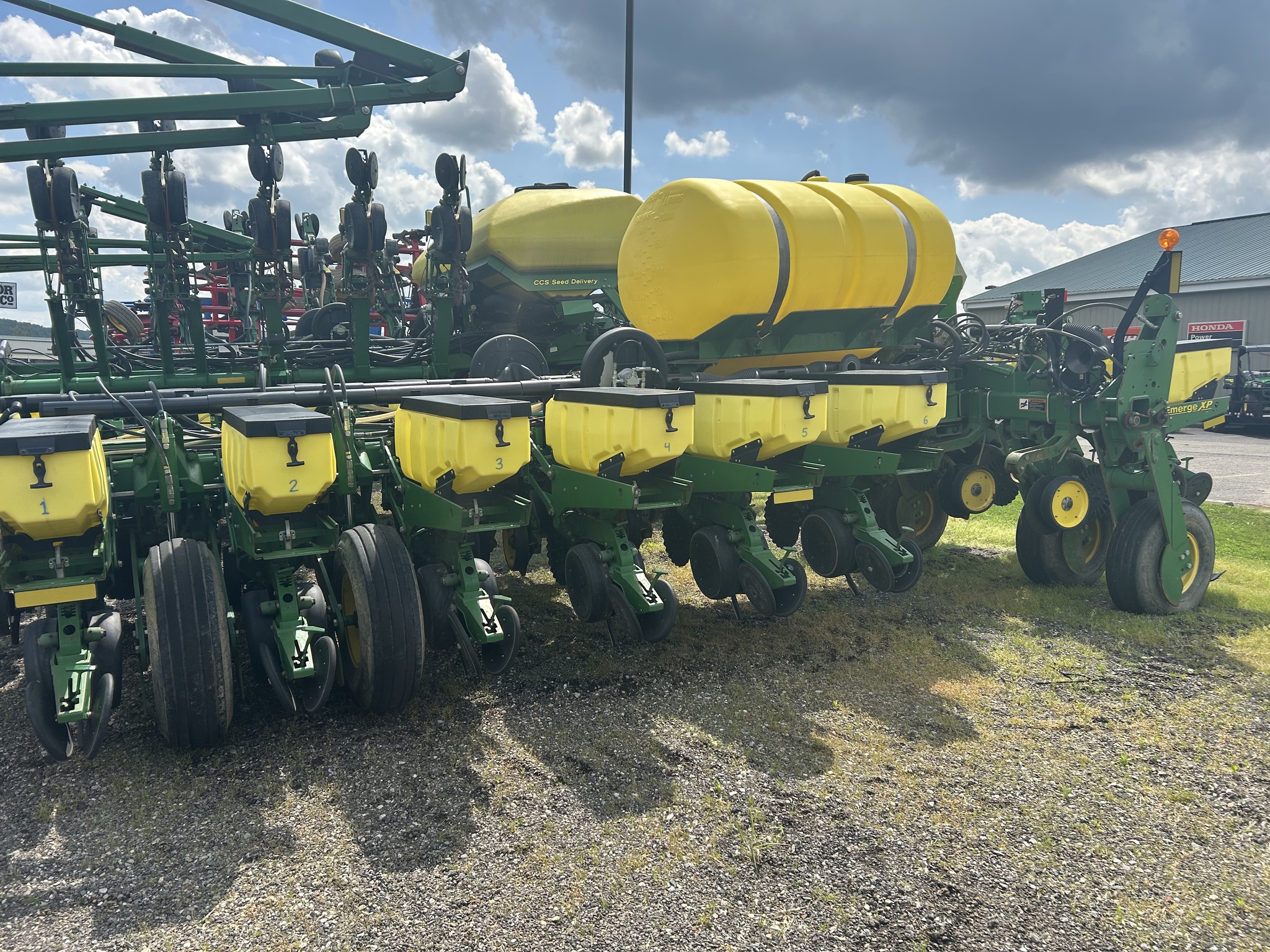 2011 John Deere 1770NT Image 9