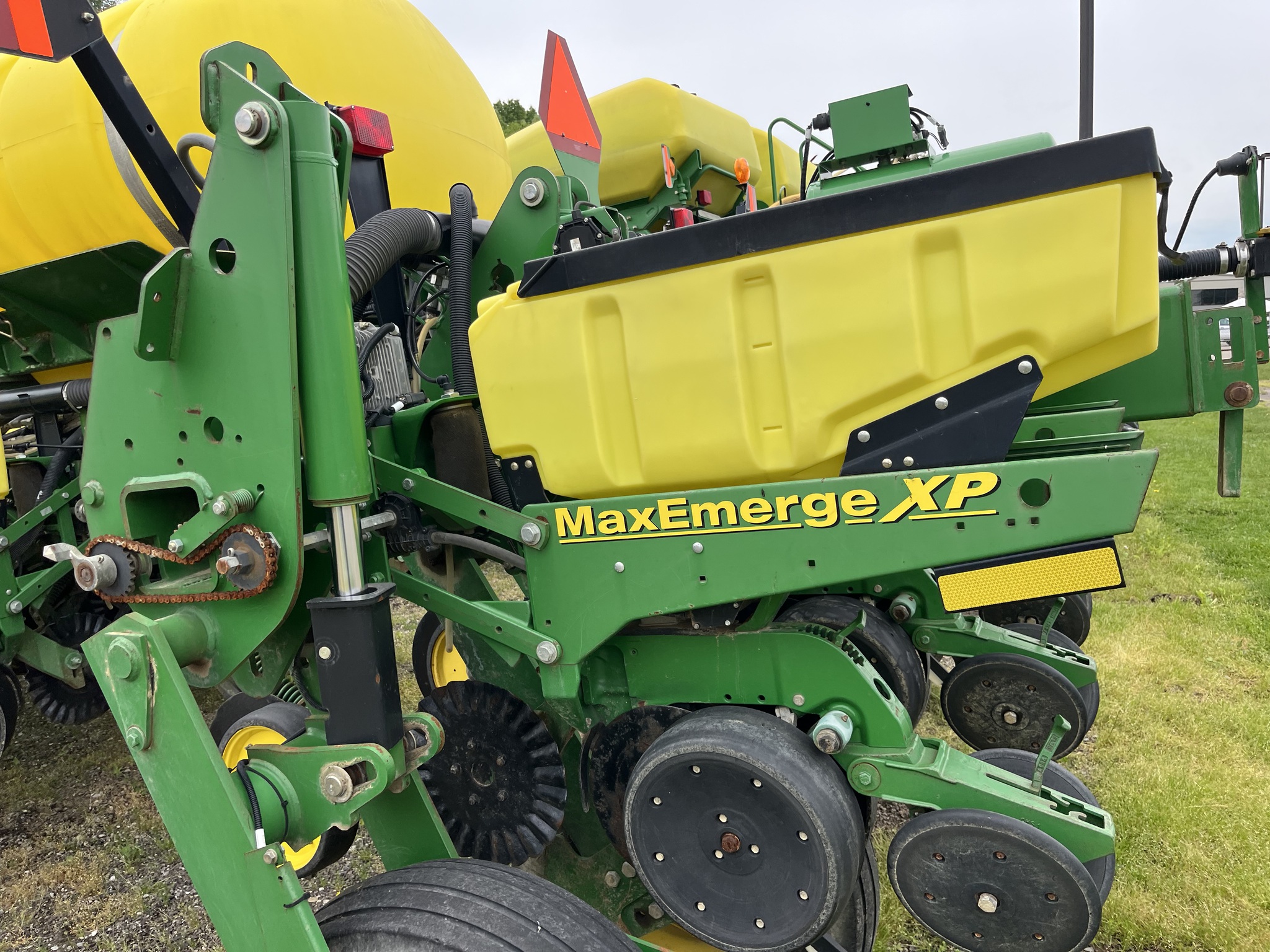 2011 John Deere 1770NT Image 4