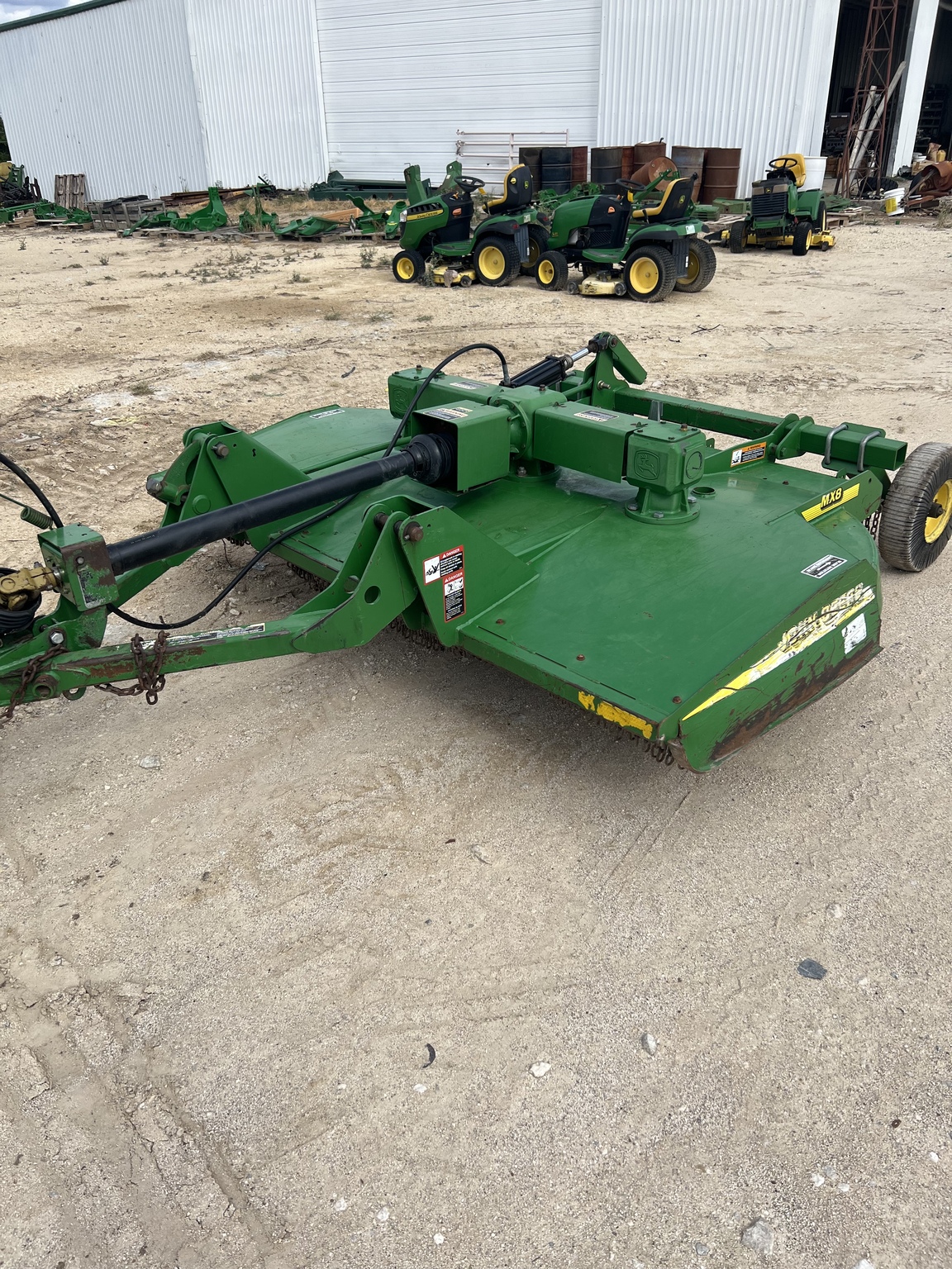 John Deere MX8 Image 2