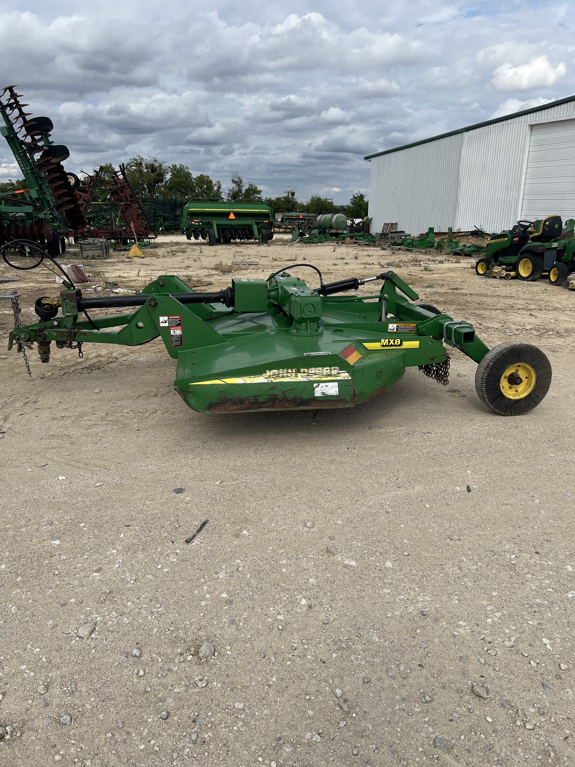John Deere MX8 Image 1