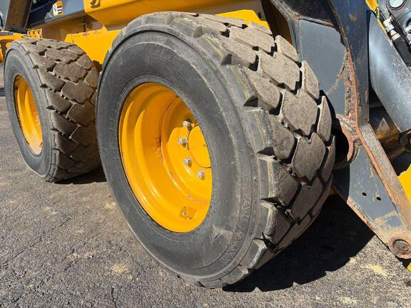 2018 John Deere 332G