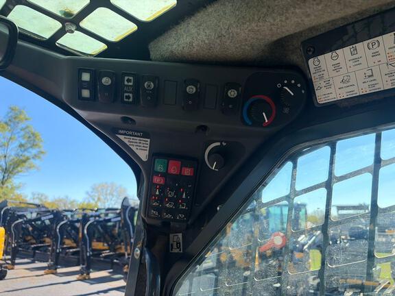 2018 John Deere 332G