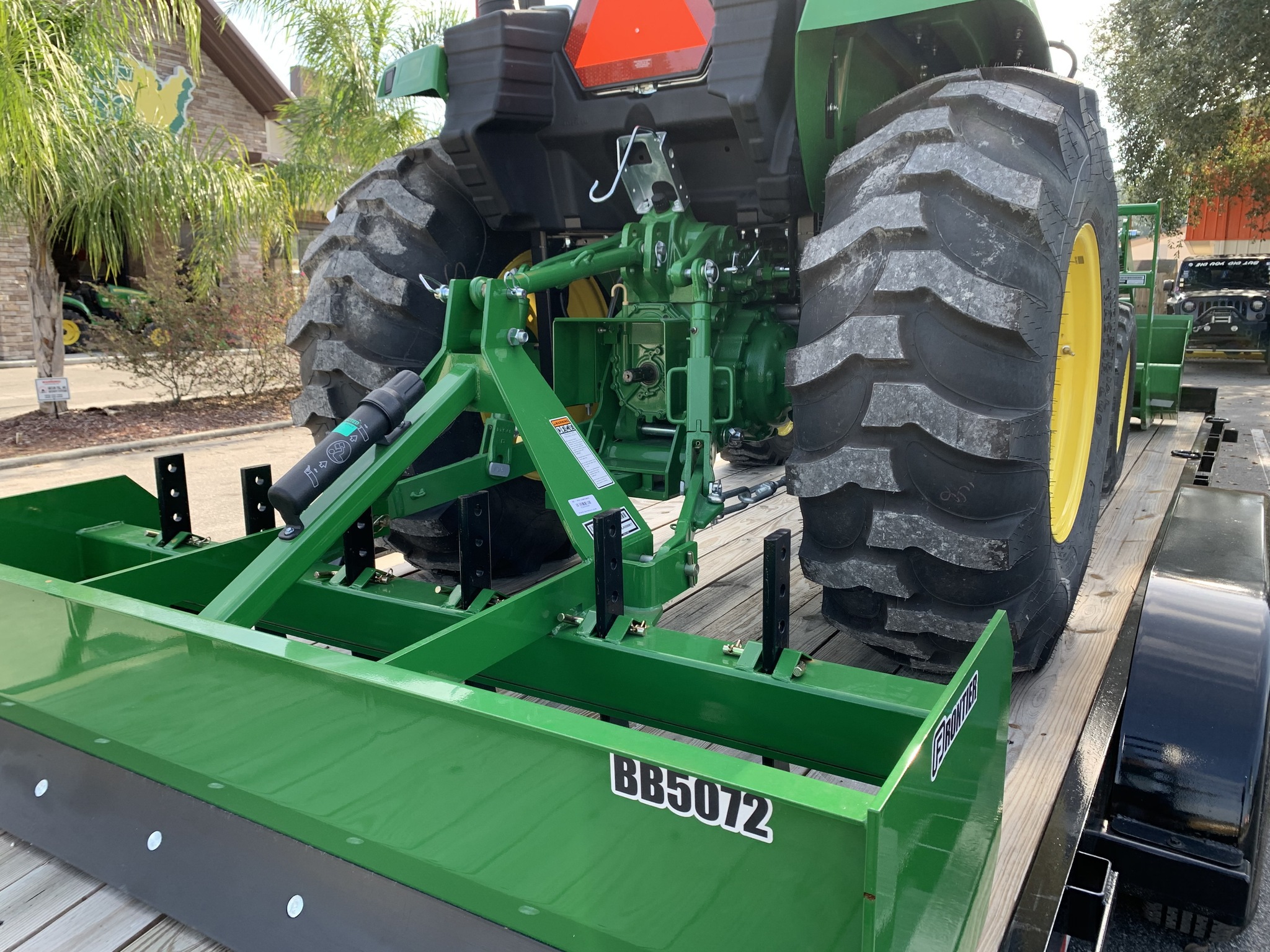 2023 John Deere 4066M Image 5
