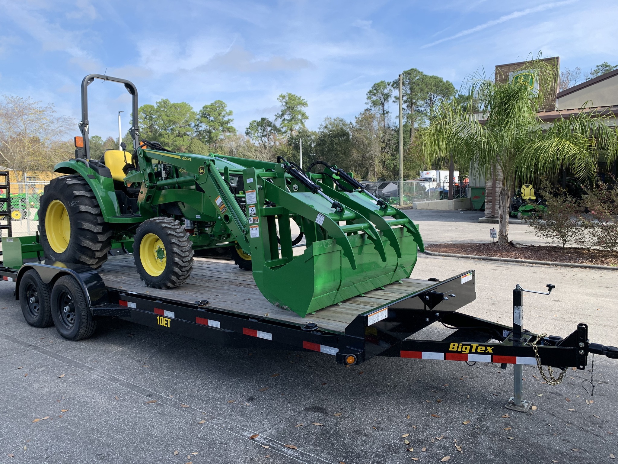 2023 John Deere 4066M Image 2