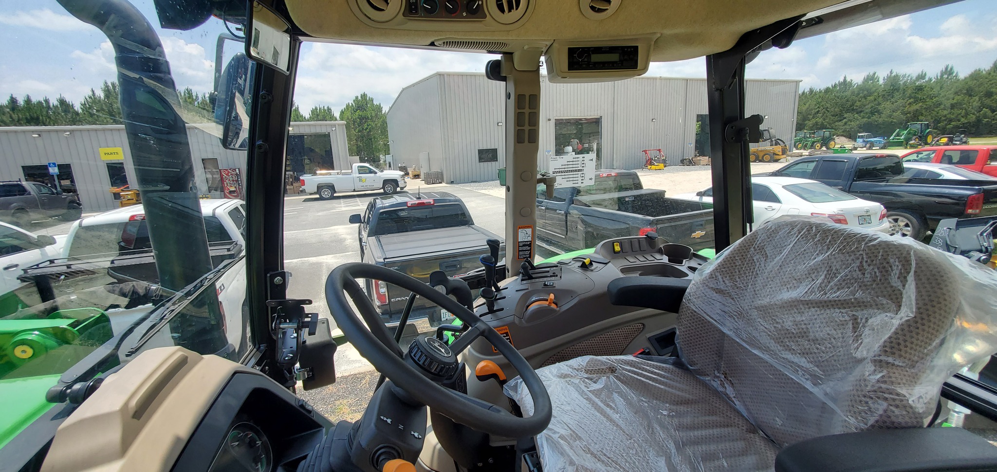 2023 John Deere 6120E Image 7