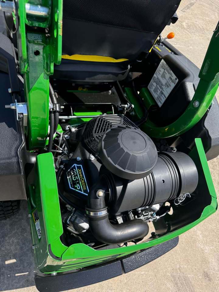 2025 John Deere Z920M Image 5