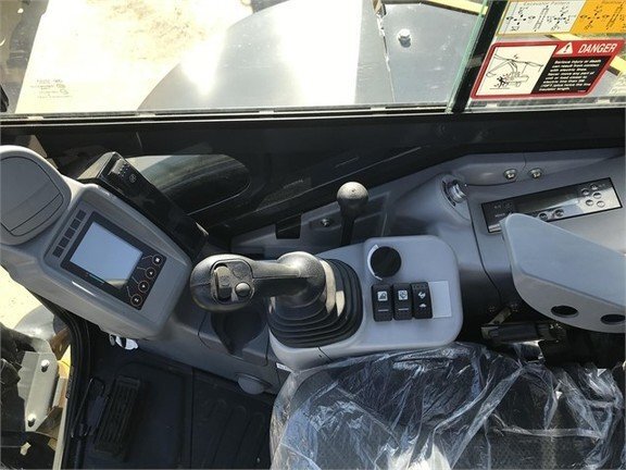 John Deere 35G Image 8