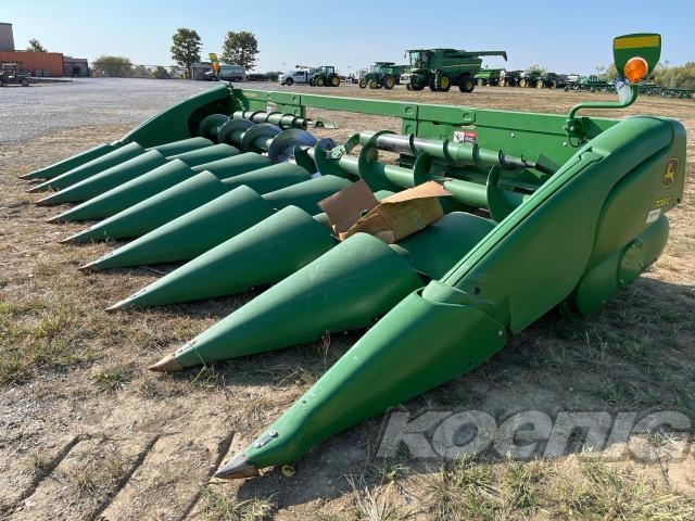 Used 2019 John Deere 708C Corn and Row Crop headers at Koenig Equipment in Greenfield, IN - PhotoXL1