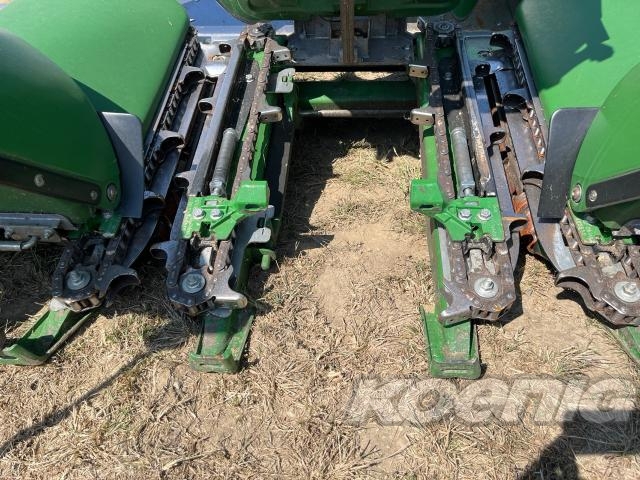 Used 2019 John Deere 708C Corn and Row Crop headers at Koenig Equipment in Greenfield, IN - PhotoXL10