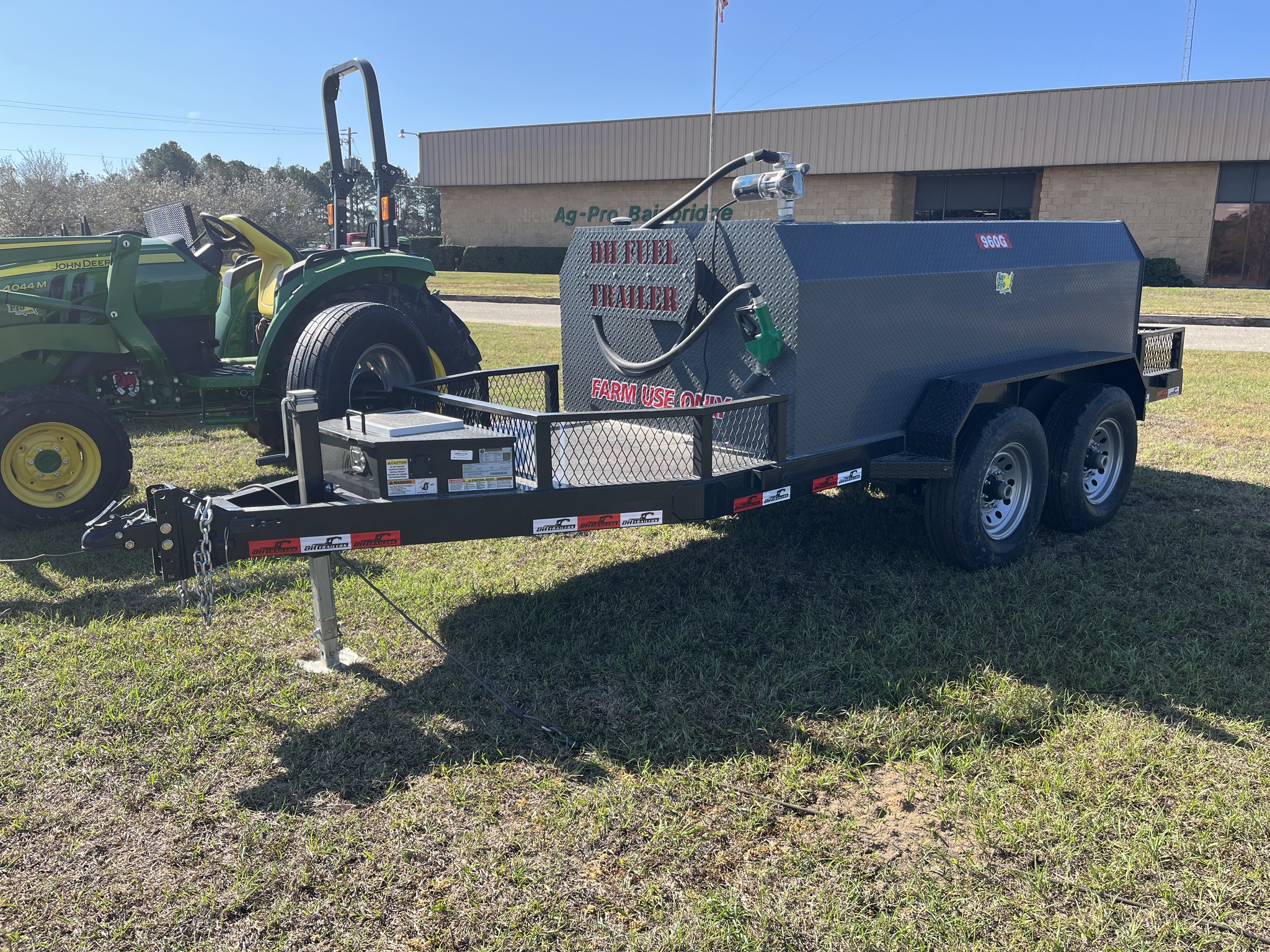 2026 DH Farm Equipment DH960G FUEL TRAILER Image 1