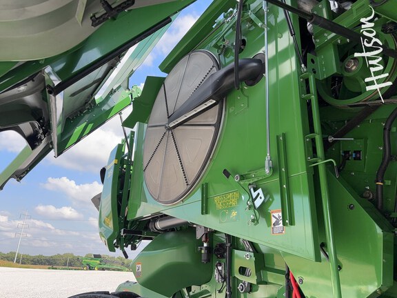 Photo of 2024 John Deere X9 1100