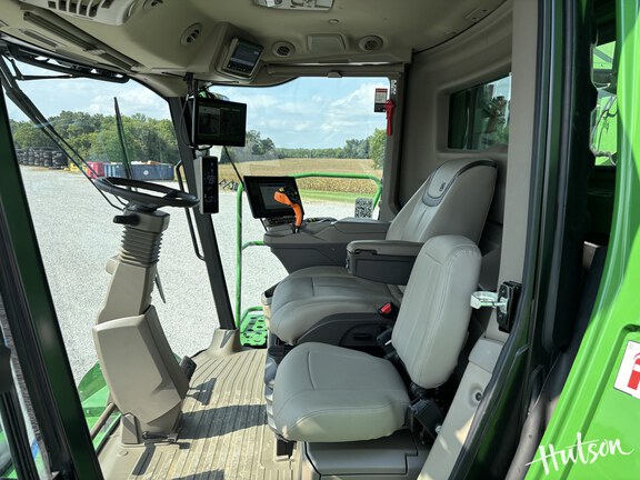 Photo of 2024 John Deere X9 1100