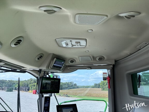 Photo of 2024 John Deere X9 1100