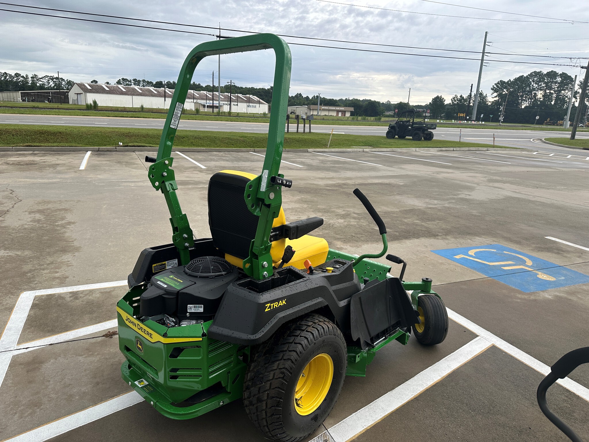 2025 John Deere Z530M Image 4