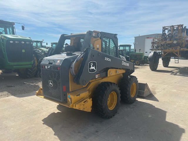 2021 John Deere 330G Image 8