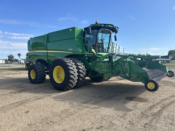 Used 2012 John Deere S690 Combines at Horizon Ag & Turf in Falher, AB - Photo3