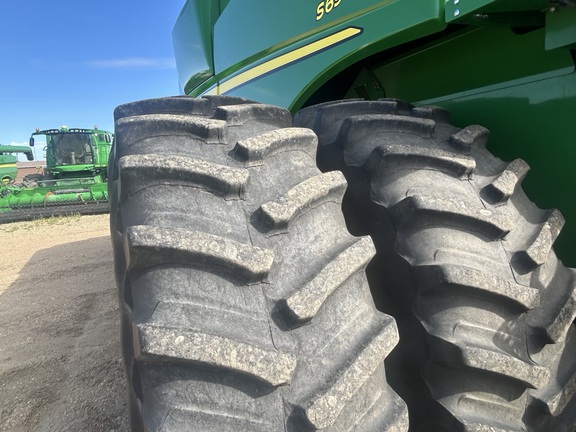 Used 2012 John Deere S690 Combines at Horizon Ag & Turf in Falher, AB - Photo11