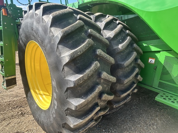 Used 2012 John Deere S690 Combines at Horizon Ag & Turf in Falher, AB - Photo9