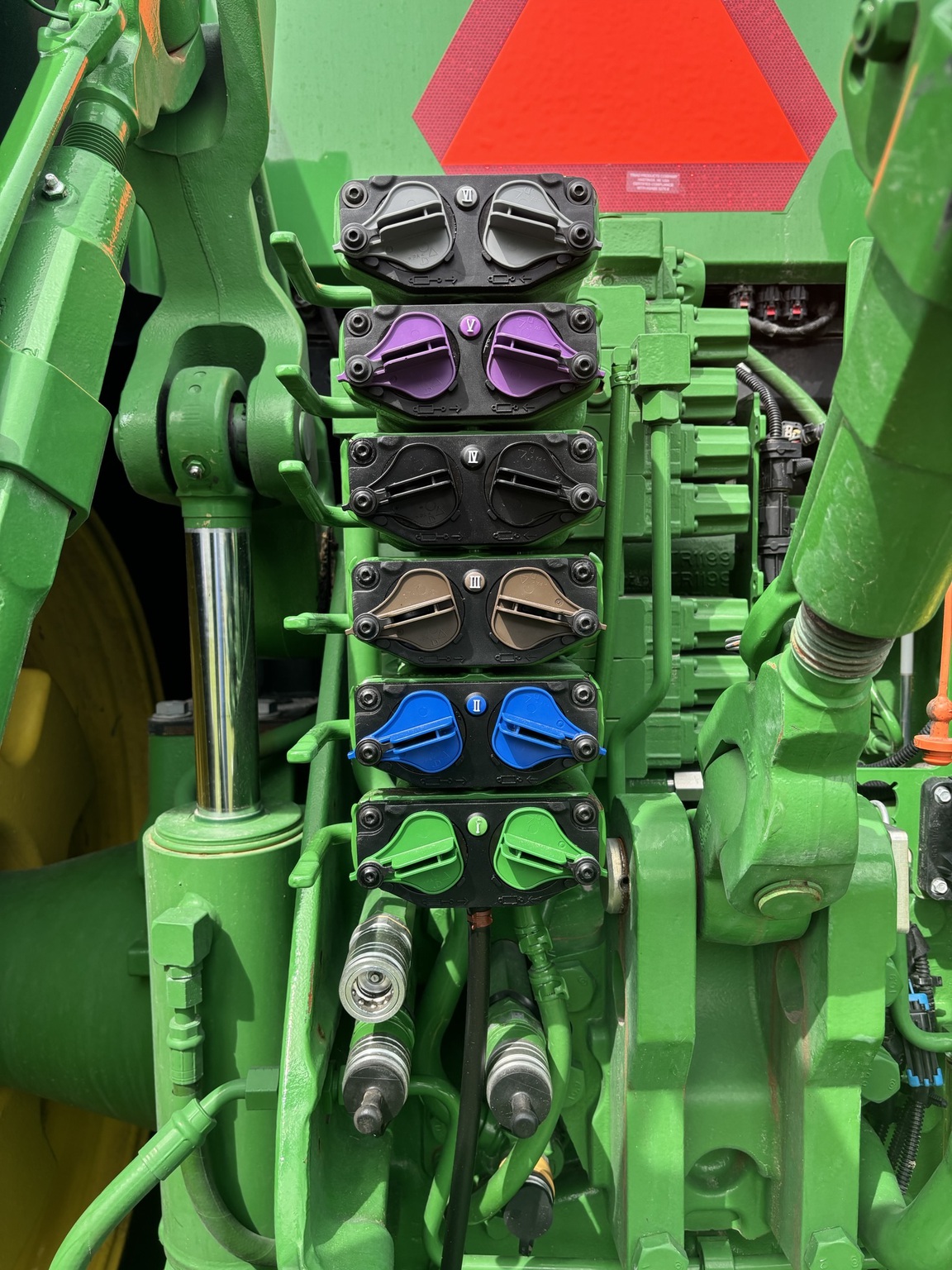 2023 John Deere 8R 370 Image 6