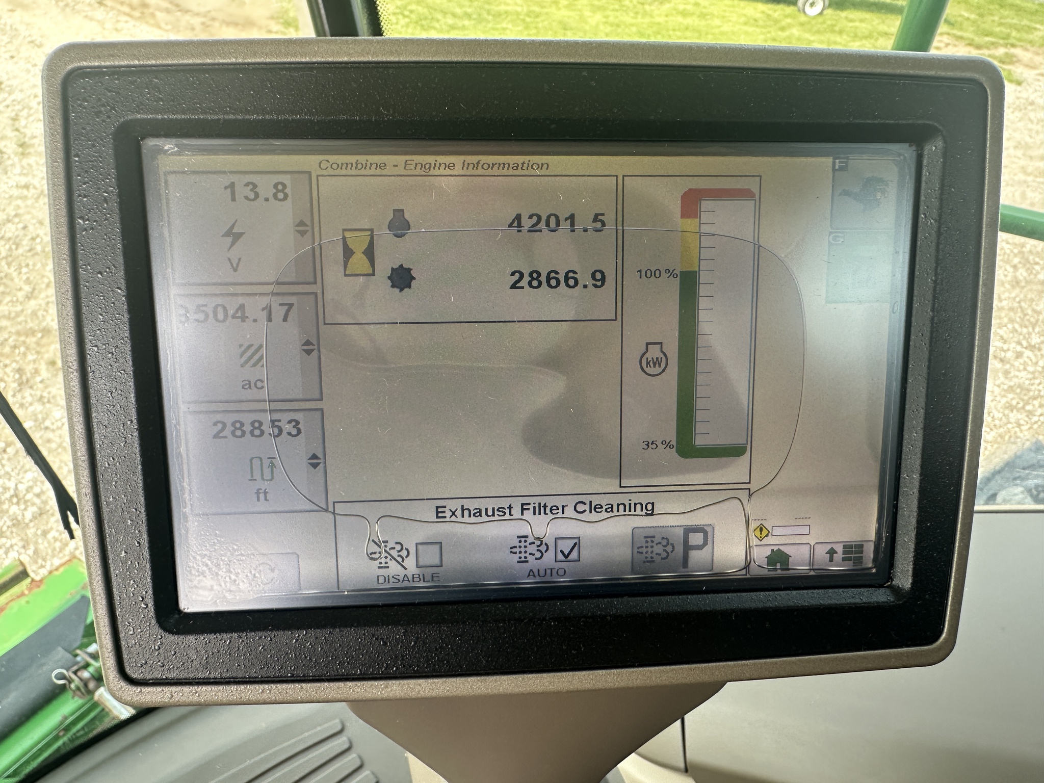 2012 John Deere S680 Image 10