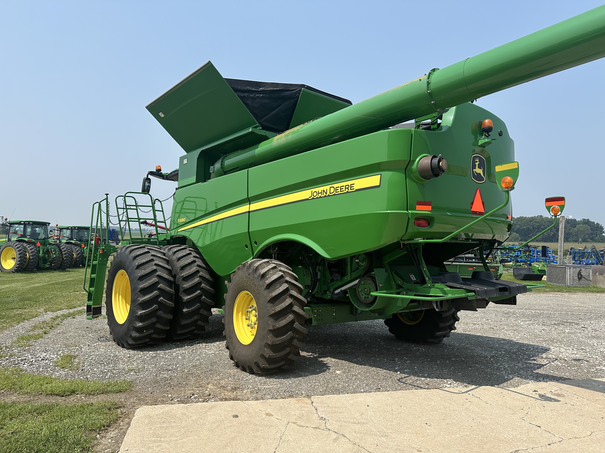 2012 John Deere S680 Image 7