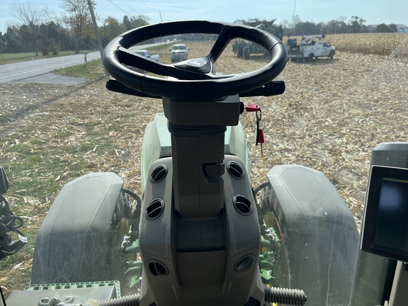 2023 John Deere 8R 340 Picture 18 2023 John Deere 8R 340-18