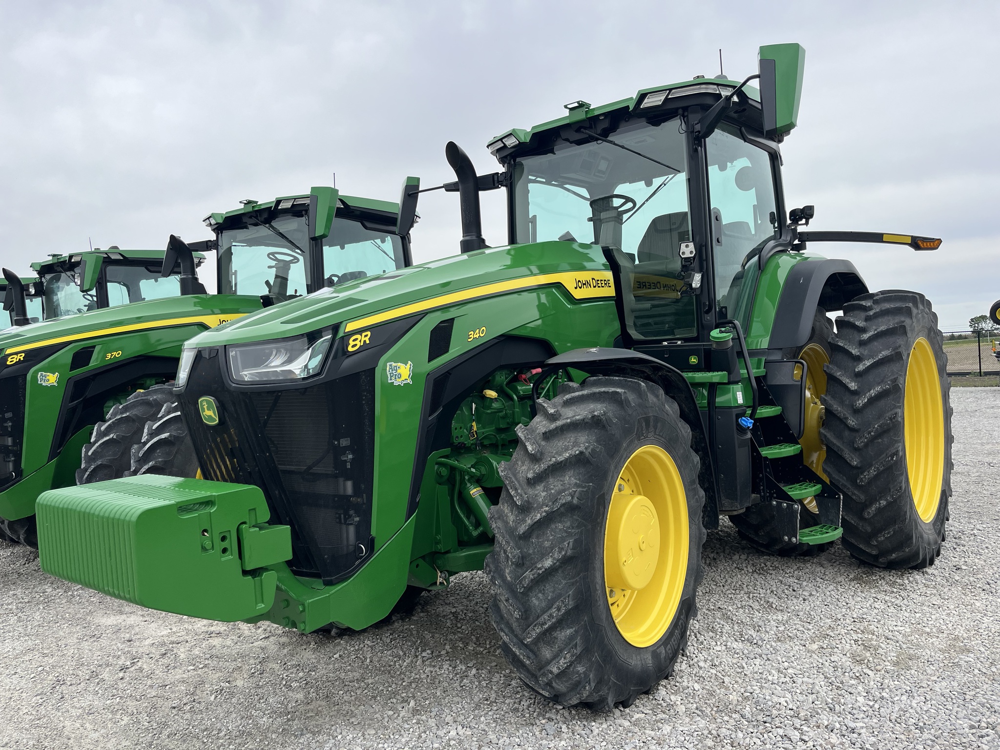 2023 John Deere 8R 340 Image 3