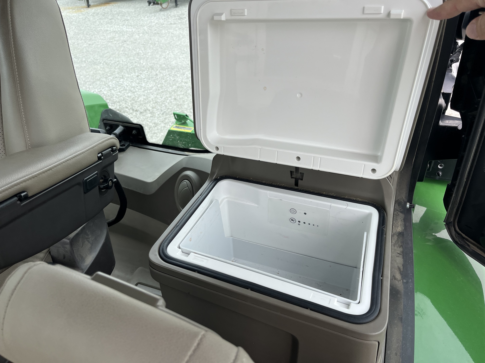 2023 John Deere 8R 340 Image 10