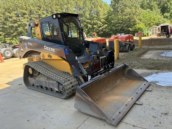 Photo of a 2022 John Deere 333G