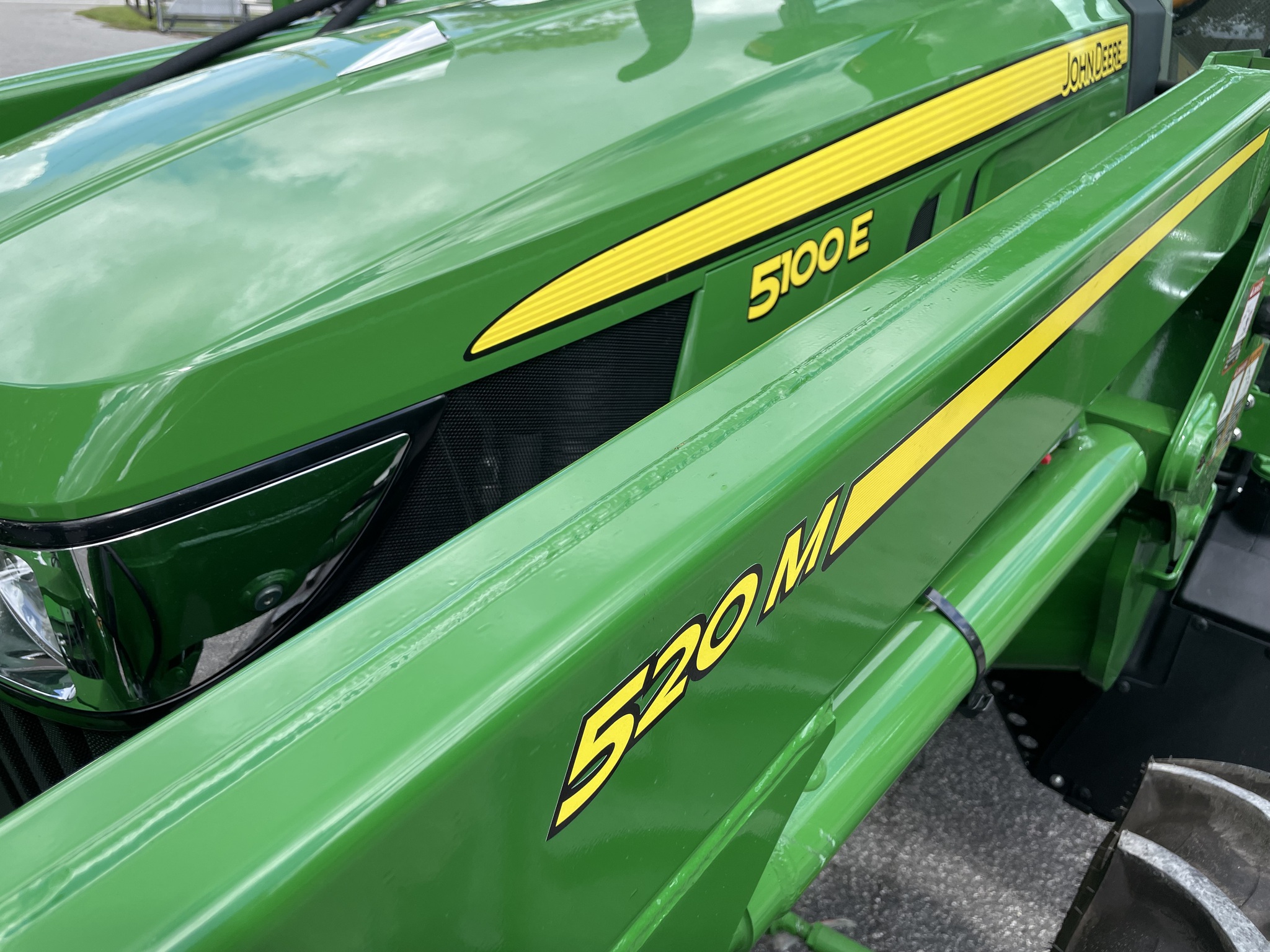 2025 John Deere 5100E Image 11
