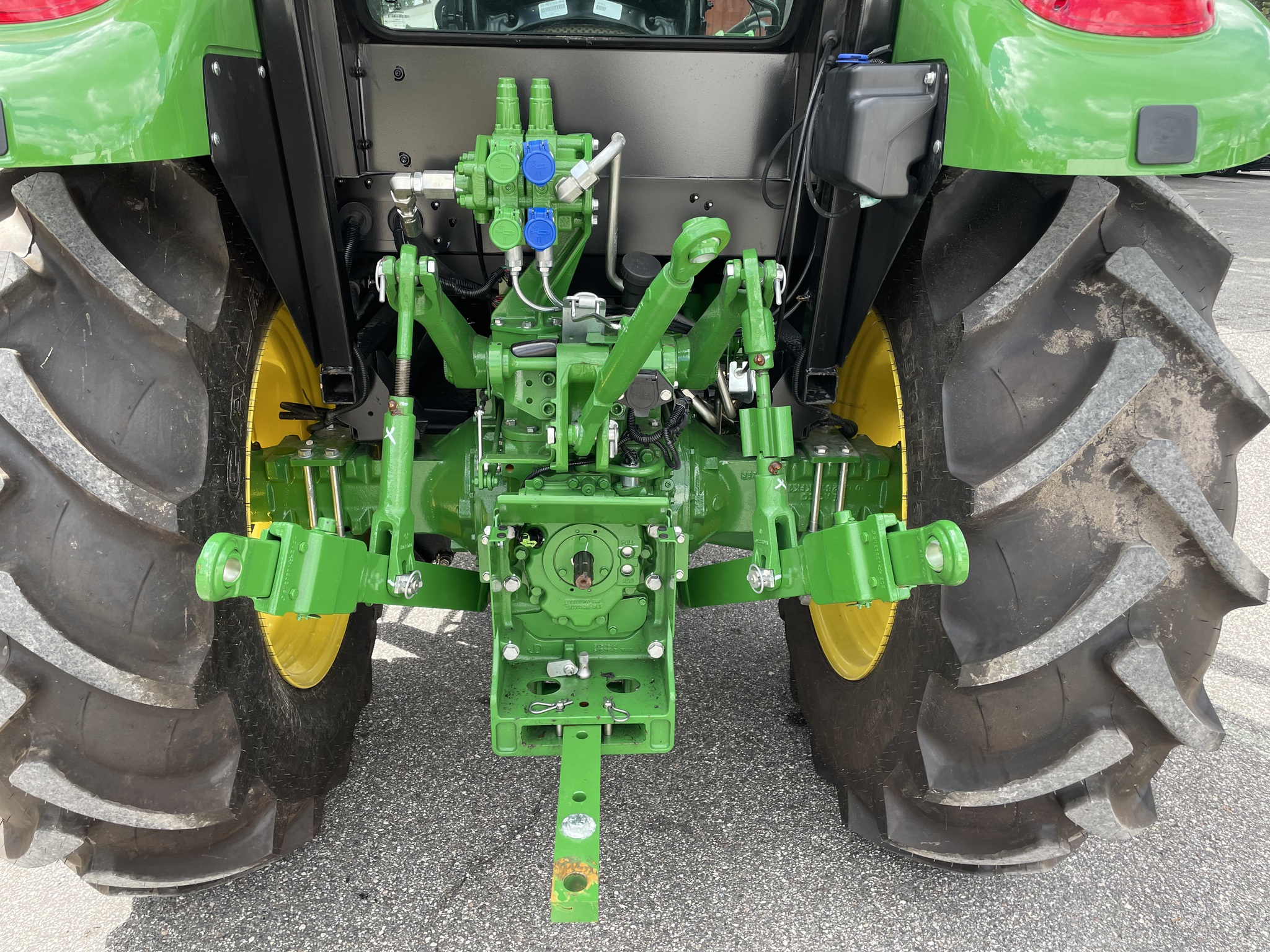 2025 John Deere 5100E Image 7