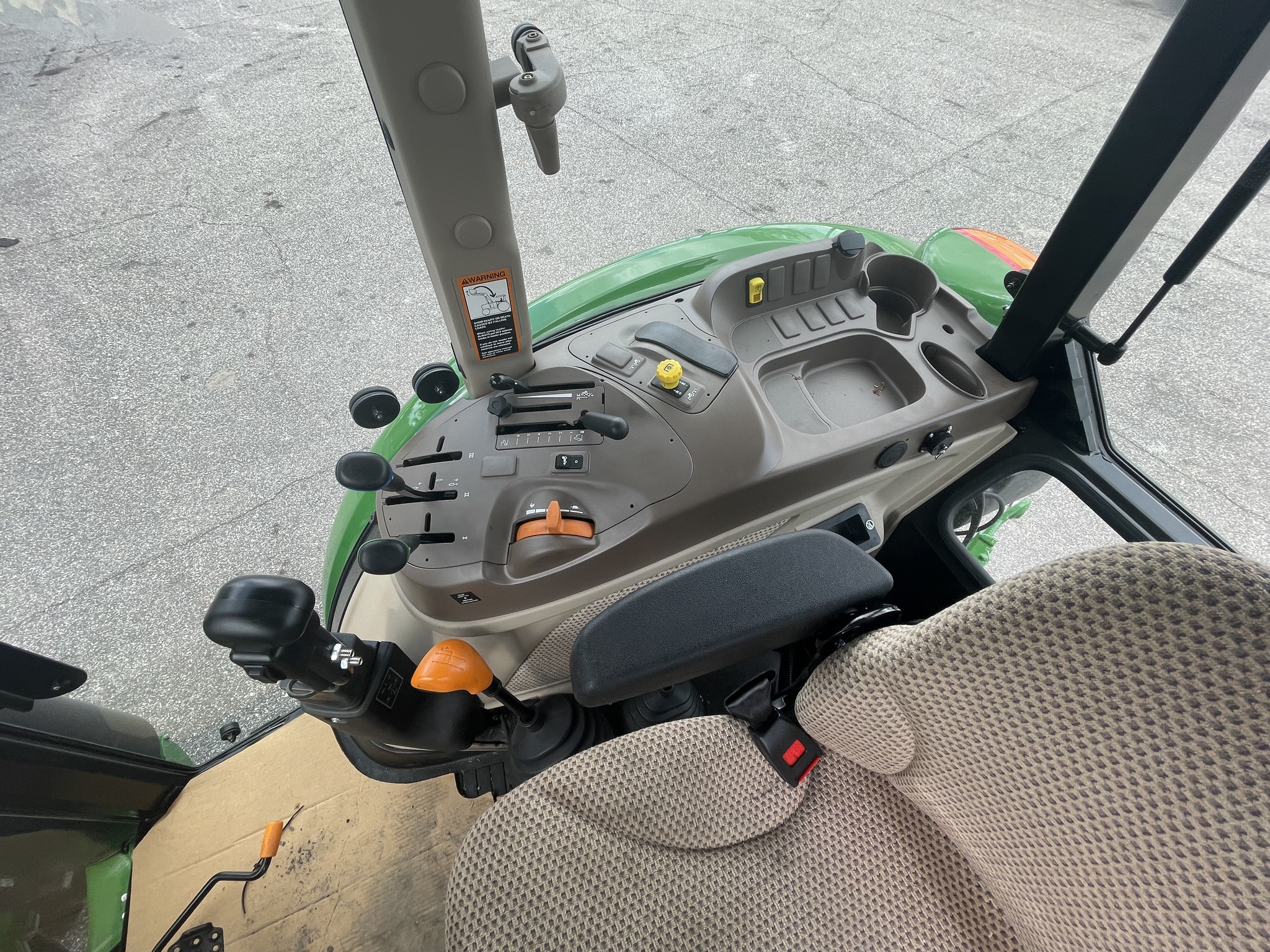 2025 John Deere 5100E Image 13