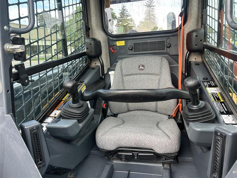 2023 John Deere 325G Image 15