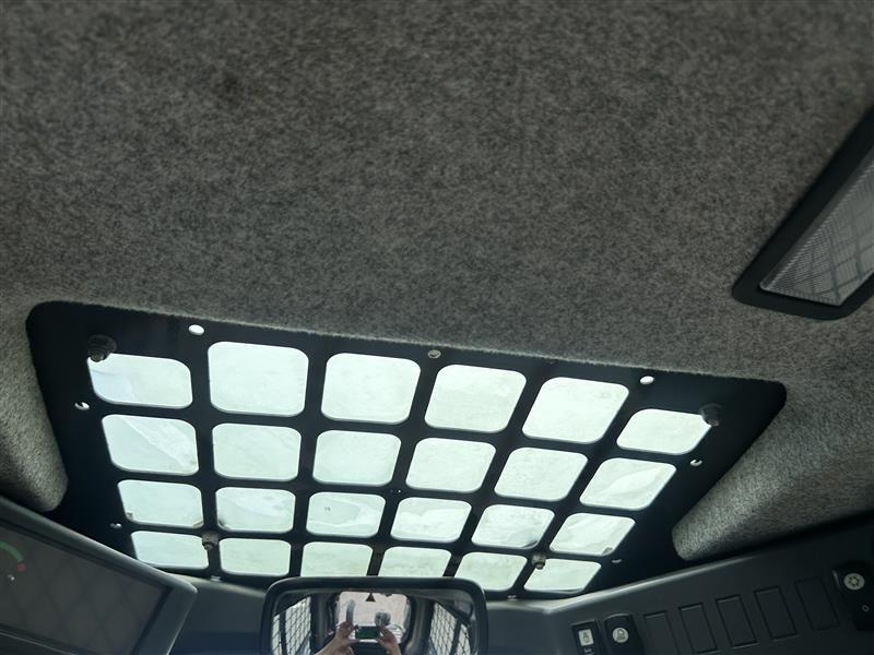 2023 John Deere 325G Image 20