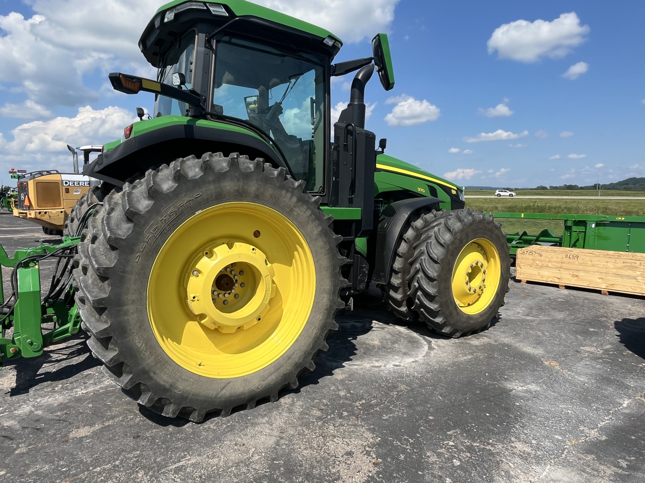 2023 John Deere 8R 370 Image 5