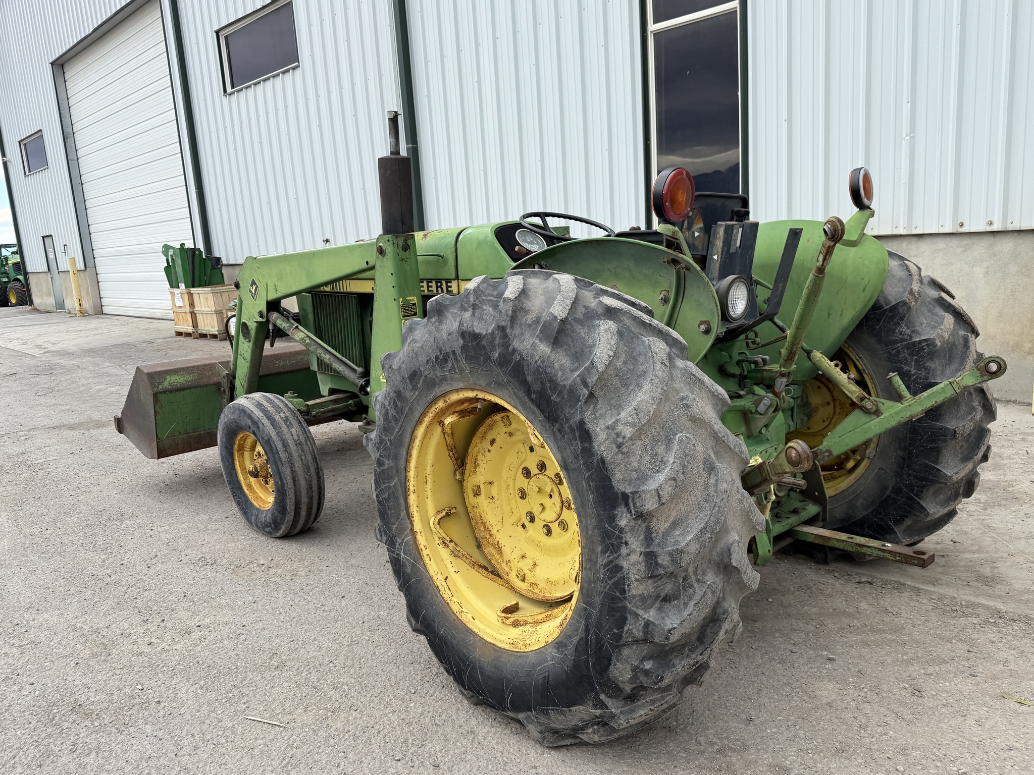 1976 John Deere 2440 Image 4
