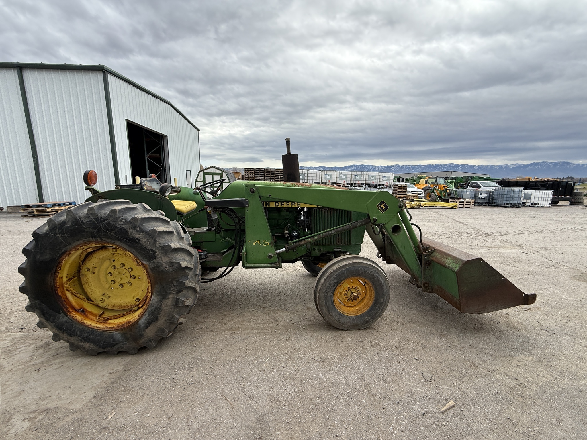 1976 John Deere 2440 Image 7