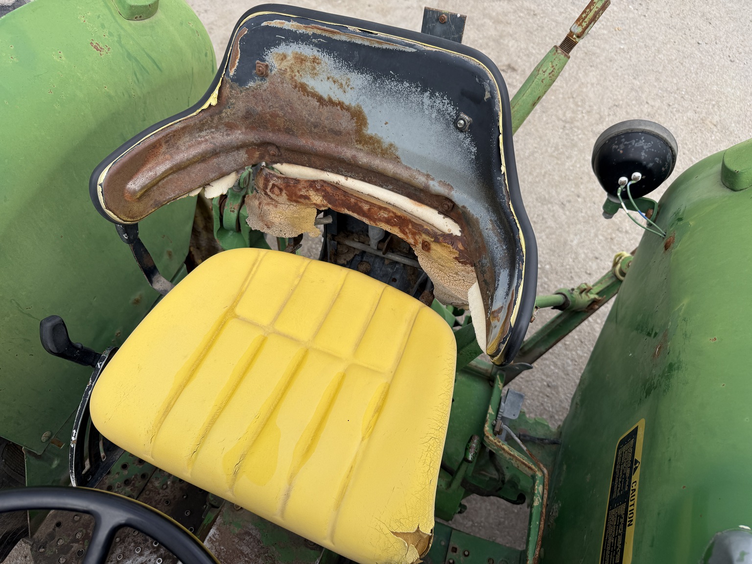 1976 John Deere 2440 Image 12