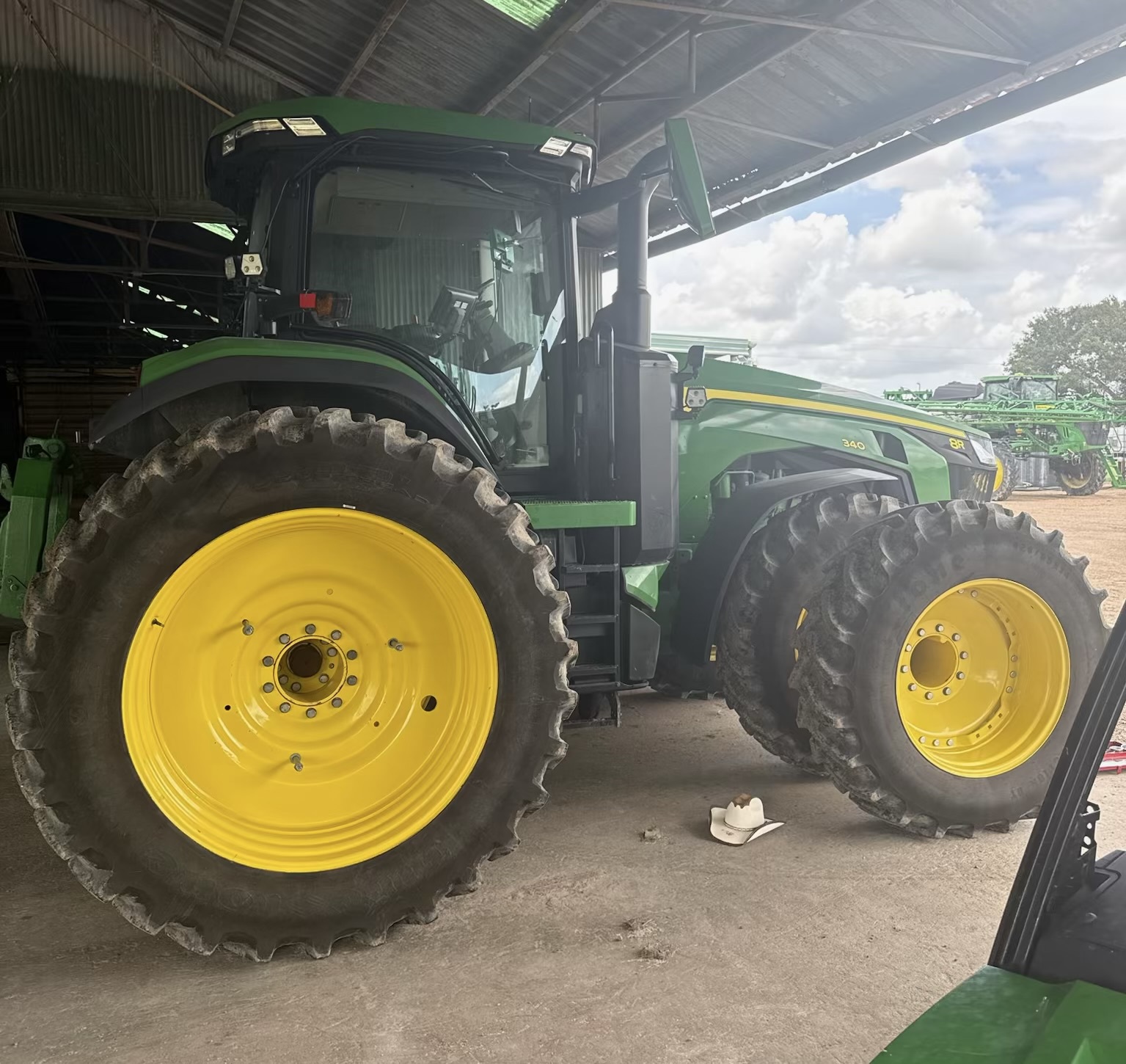 2024 John Deere 8R 340 Image 4
