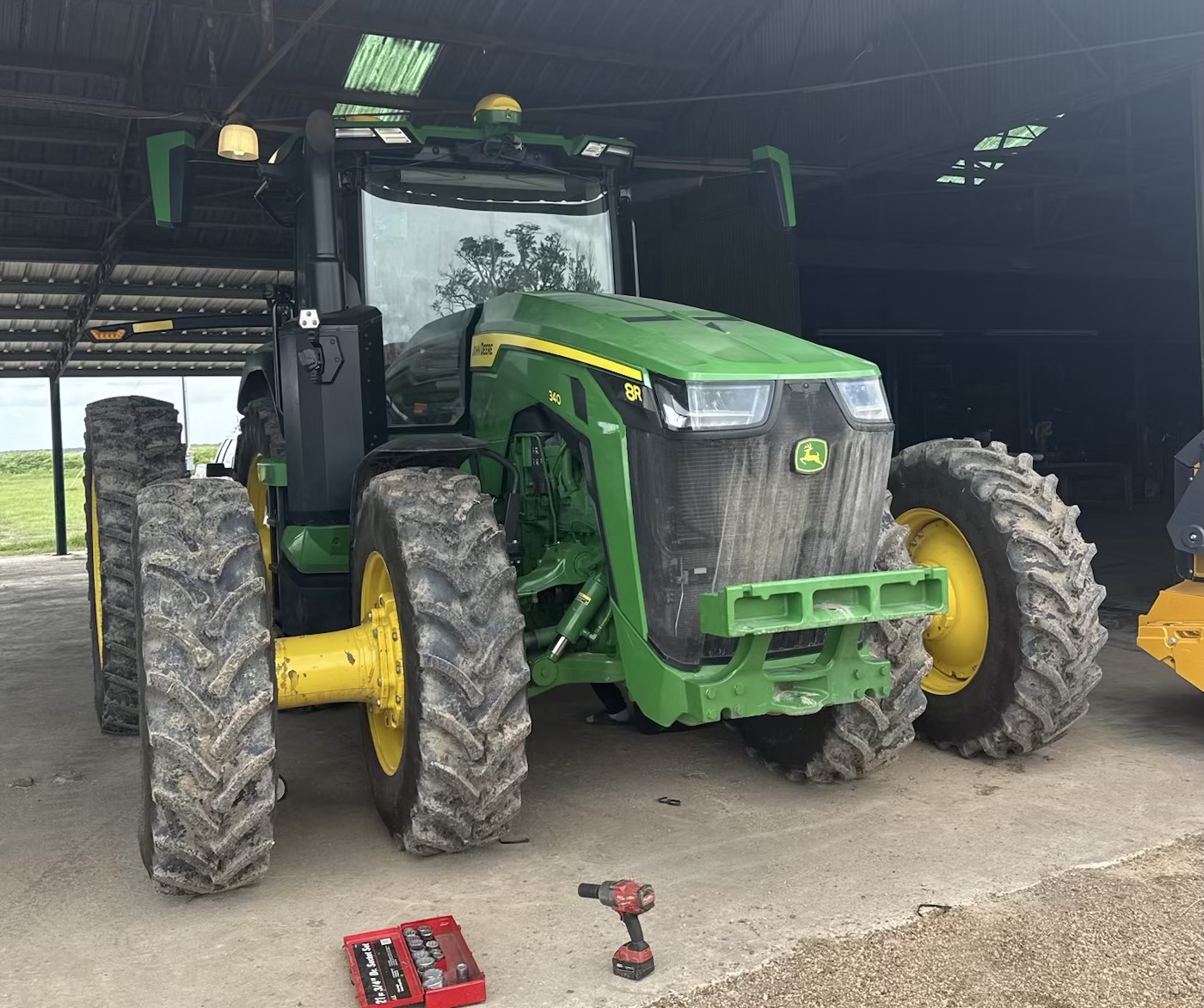 2024 John Deere 8R 340 Image 3