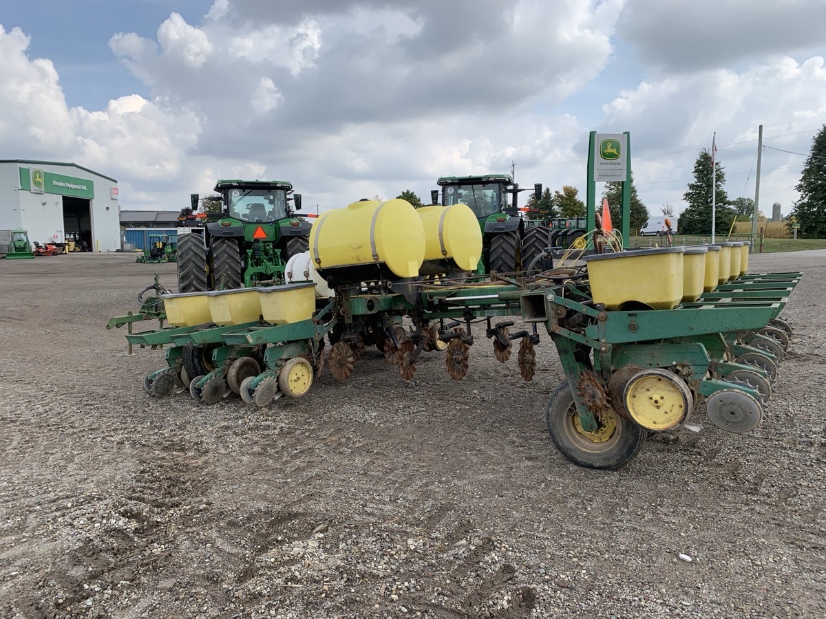 John Deere 7000 Image 3