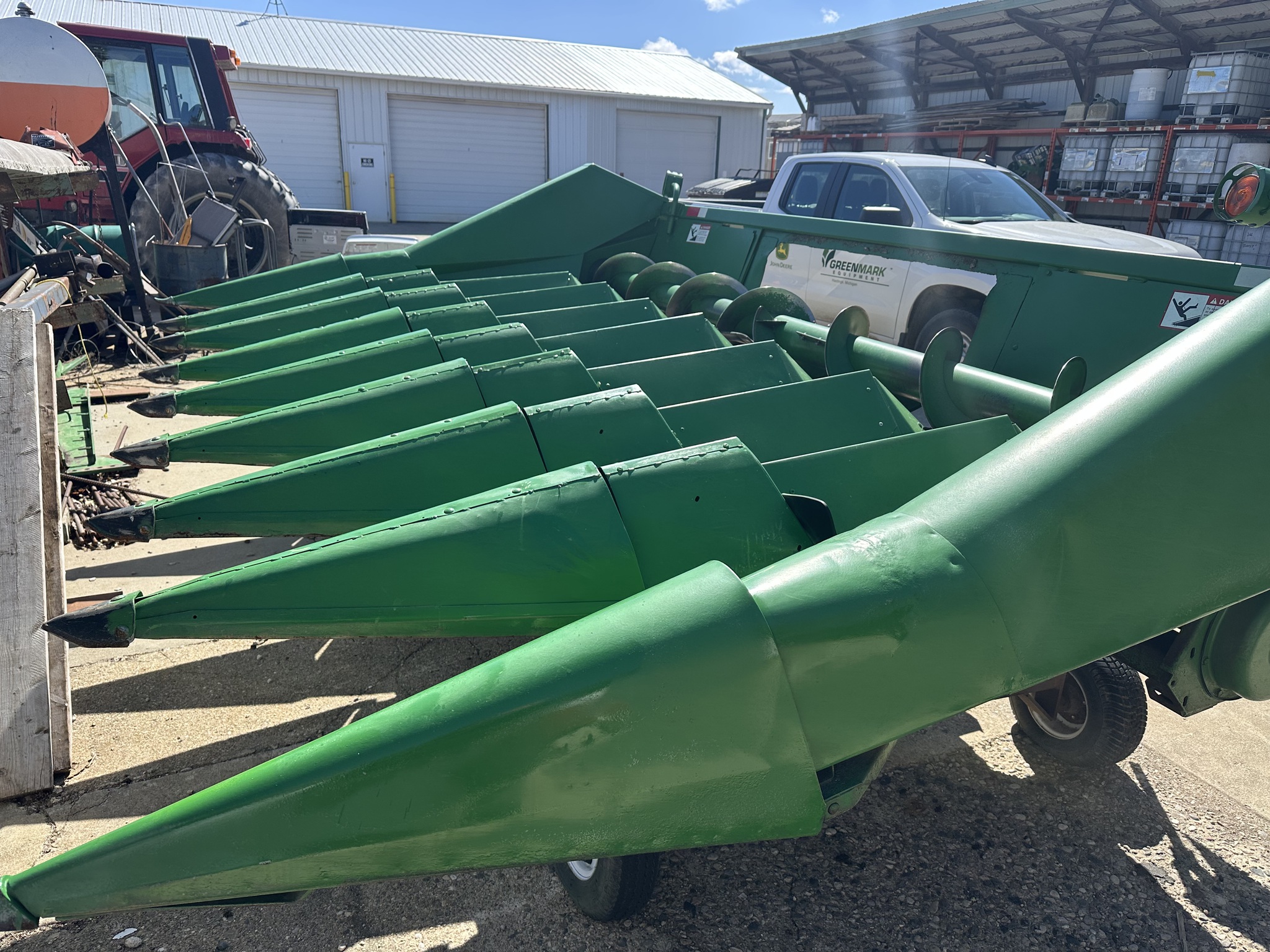1980 John Deere 842 Image 4