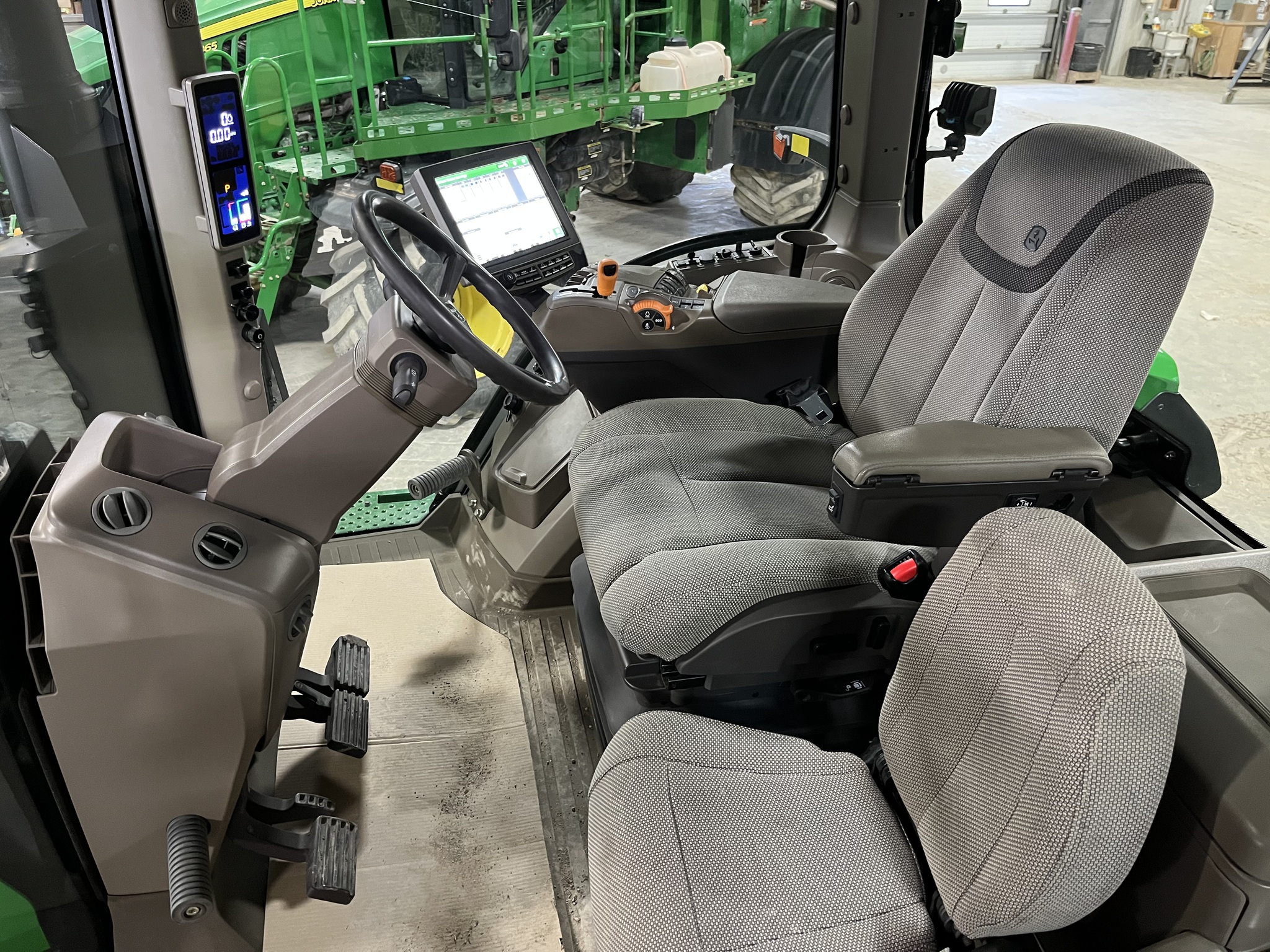 2022 John Deere 8R 370 Row Crop Tractors